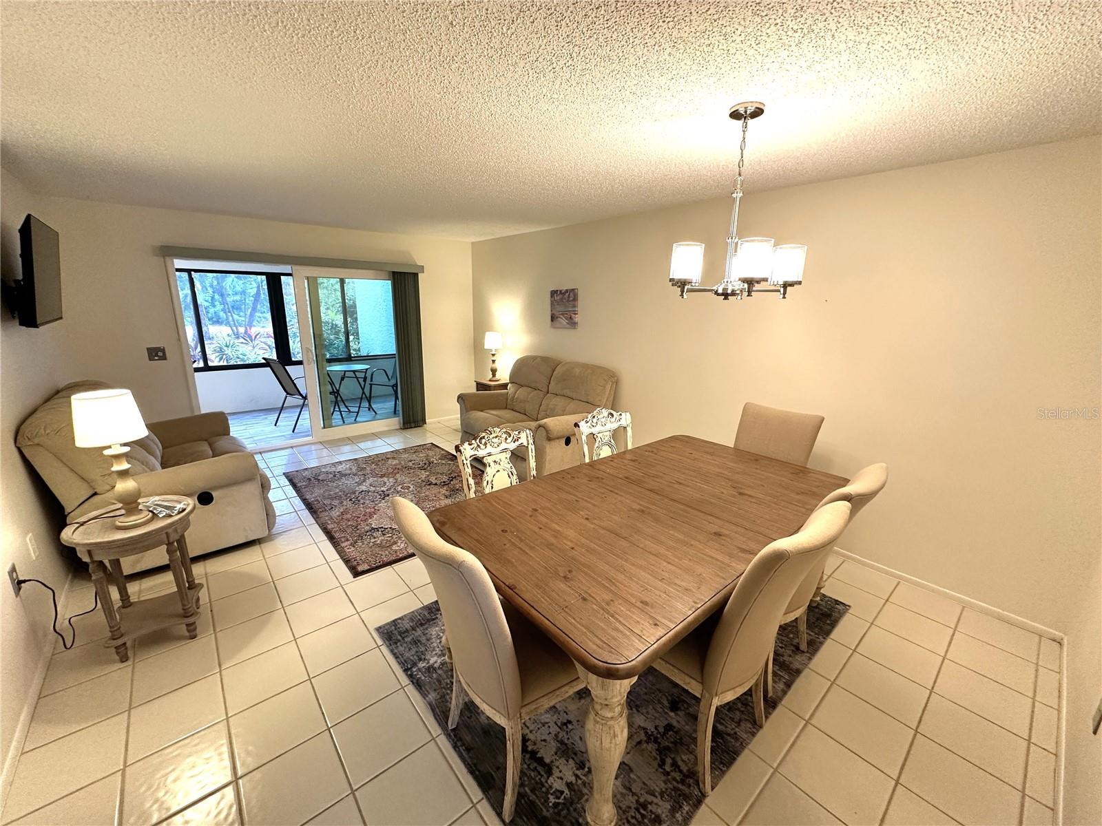 645 Woodlawn, Bradenton, FL 34210