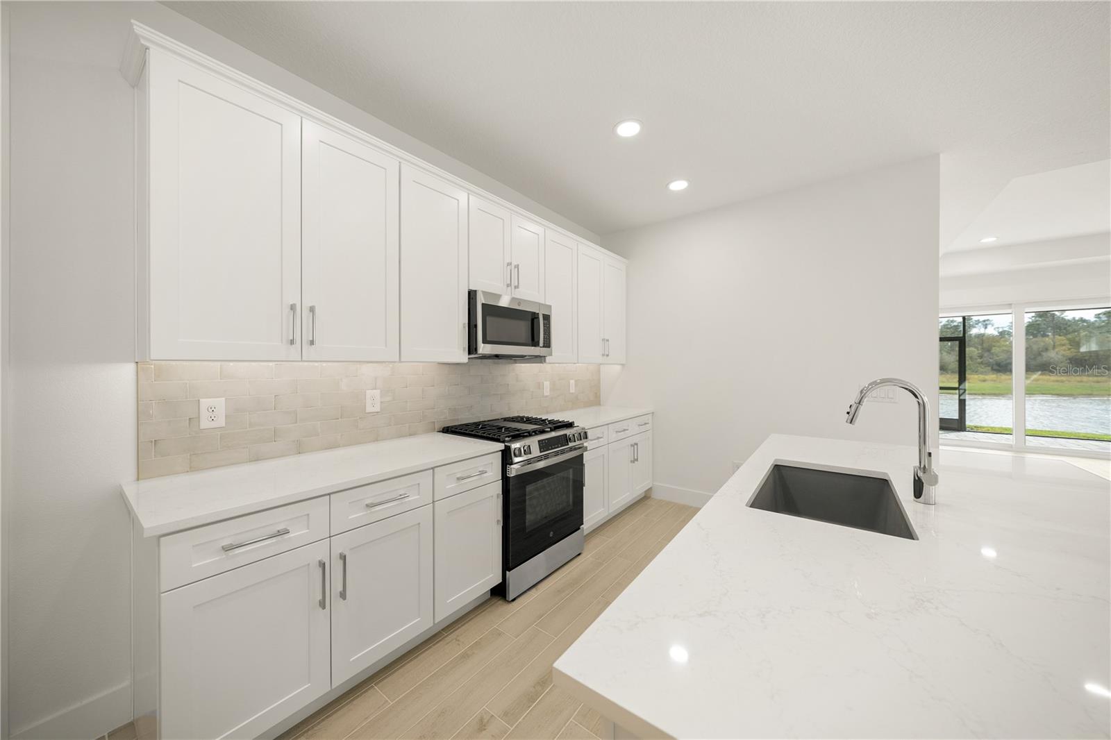 9533 Lunar Dove, Sarasota, FL 34240