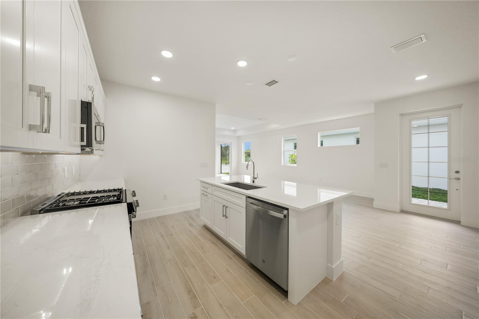 9533 Lunar Dove, Sarasota, FL 34240