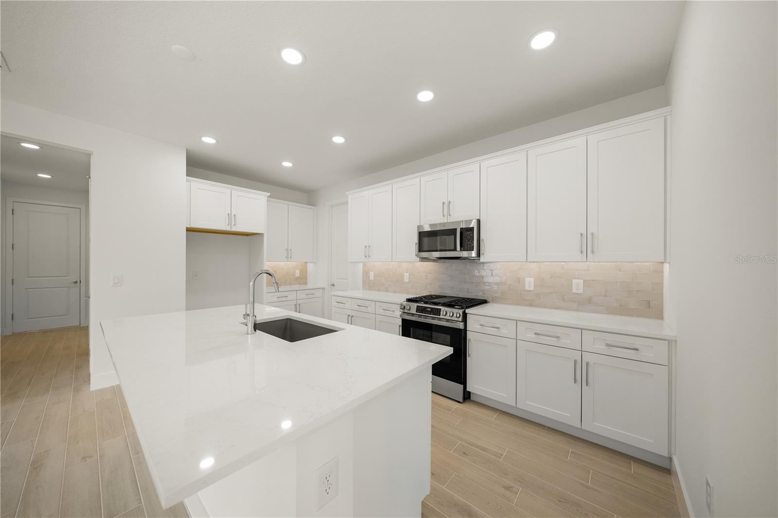 9533 Lunar Dove, Sarasota, FL 34240