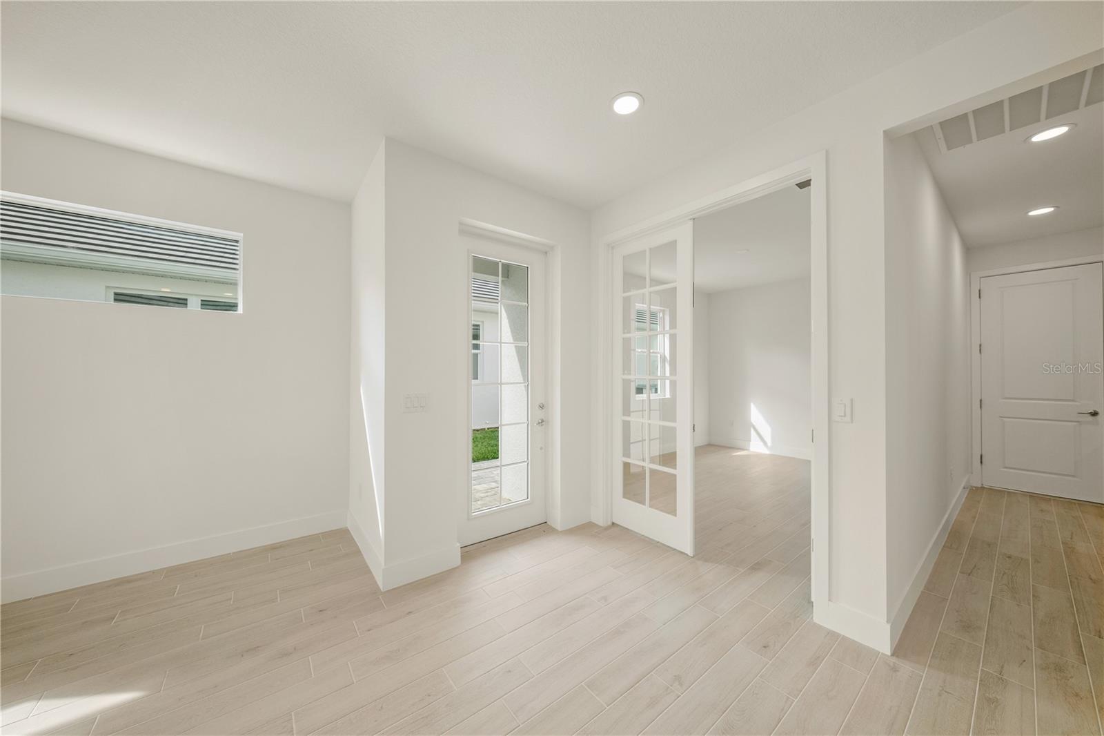 9533 Lunar Dove, Sarasota, FL 34240