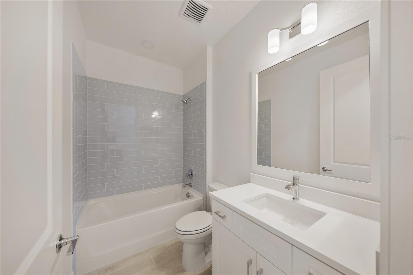 9533 Lunar Dove, Sarasota, FL 34240