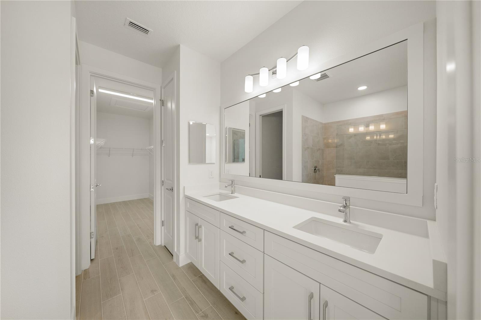 9533 Lunar Dove, Sarasota, FL 34240