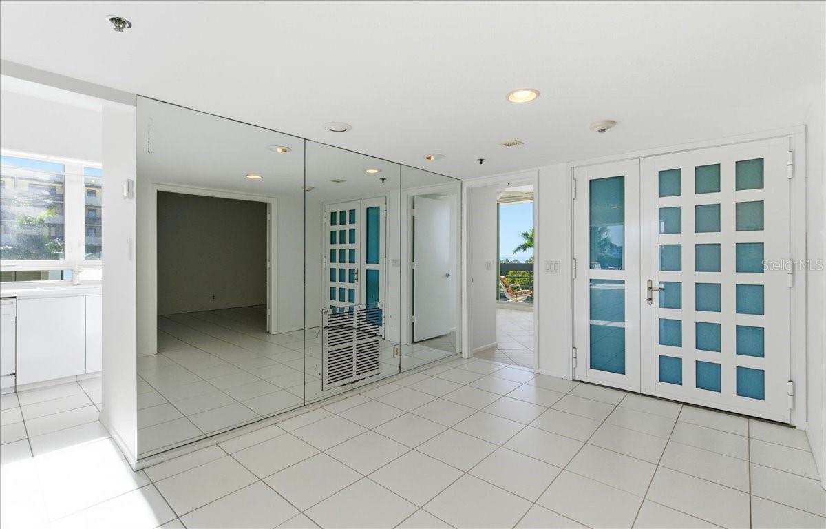 1065 Gulf of Mexico Unit 305, Longboat Key, FL 34228