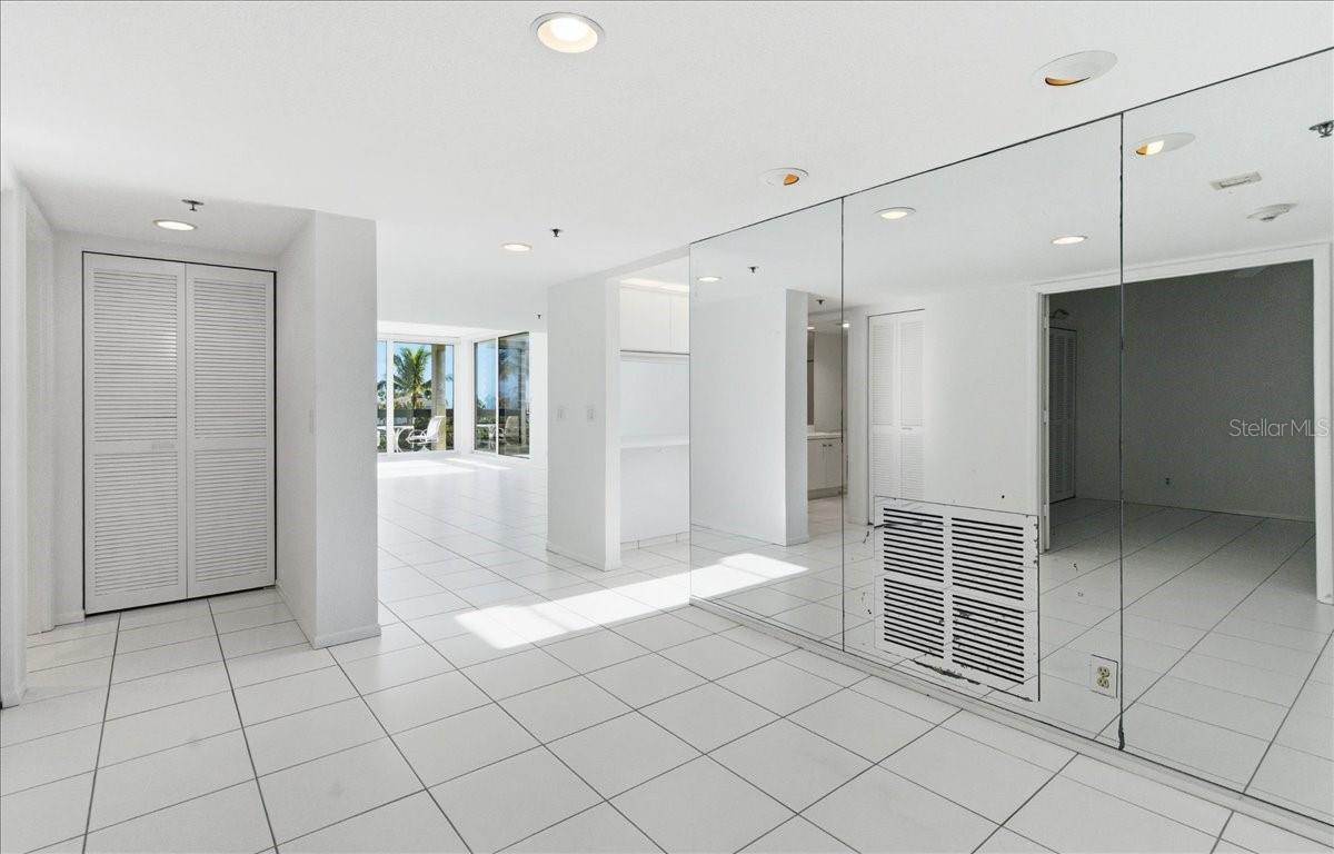 1065 Gulf of Mexico Unit 305, Longboat Key, FL 34228