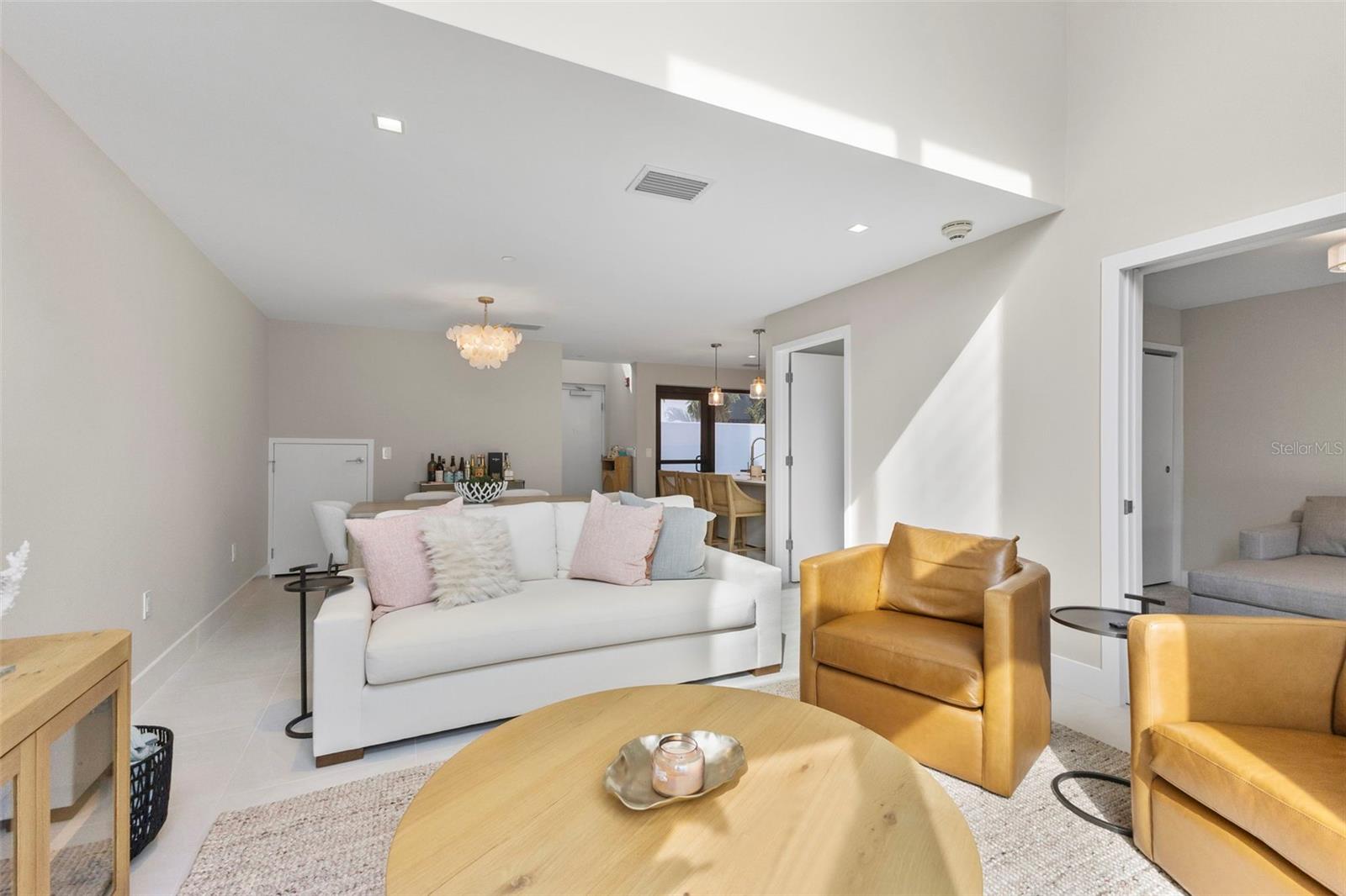 1558 4th St Unit 212, Sarasota, FL 34236