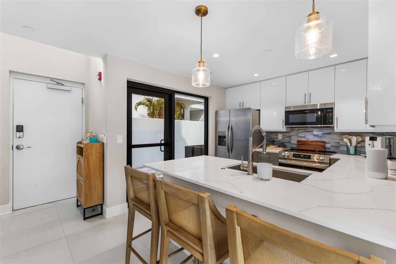 1558 4th St Unit 212, Sarasota, FL 34236