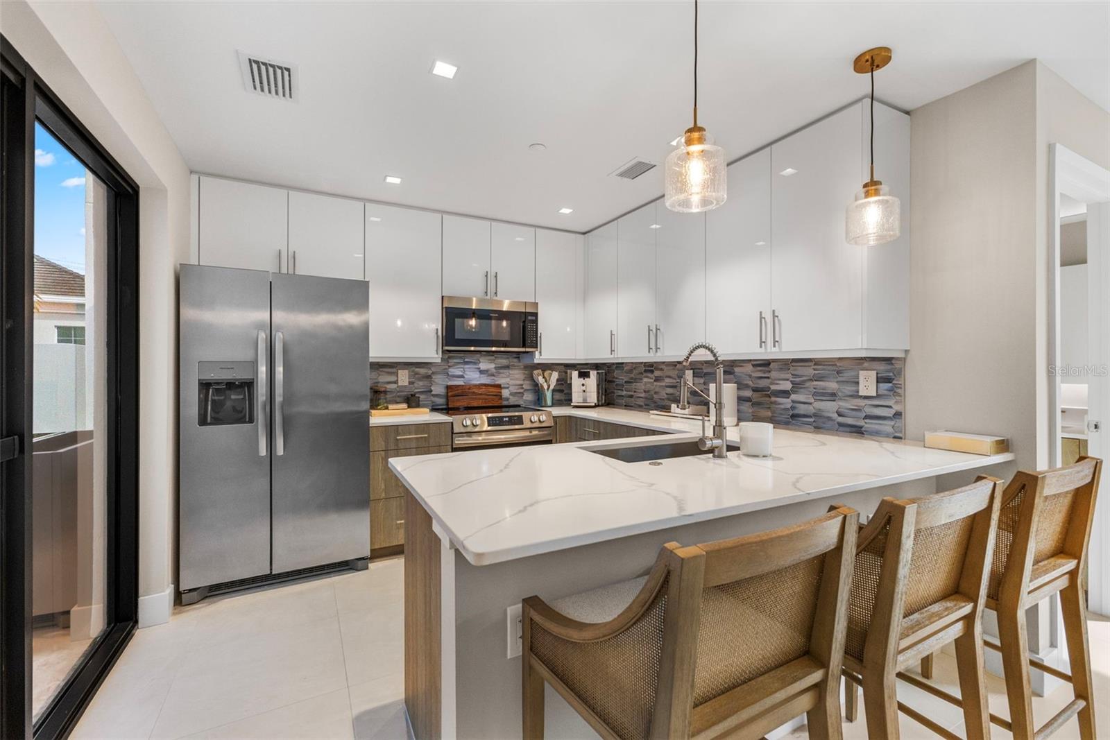 1558 4th St Unit 212, Sarasota, FL 34236