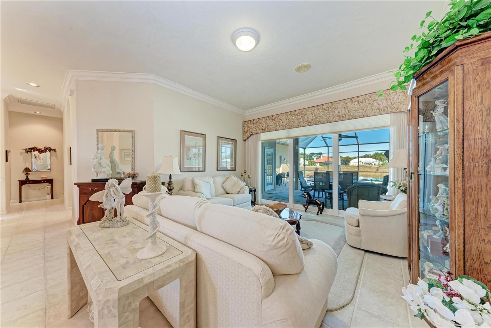 8383 Cypress Hollow, Sarasota, FL 34238