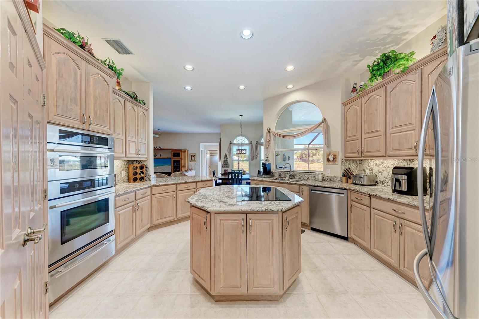 8383 Cypress Hollow, Sarasota, FL 34238