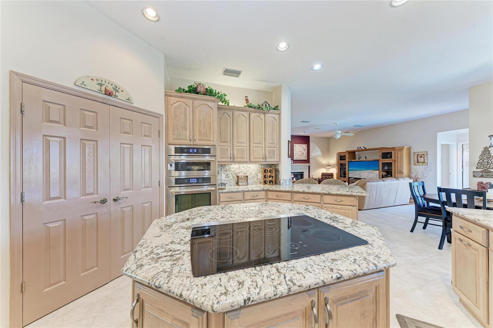 8383 Cypress Hollow, Sarasota, FL 34238