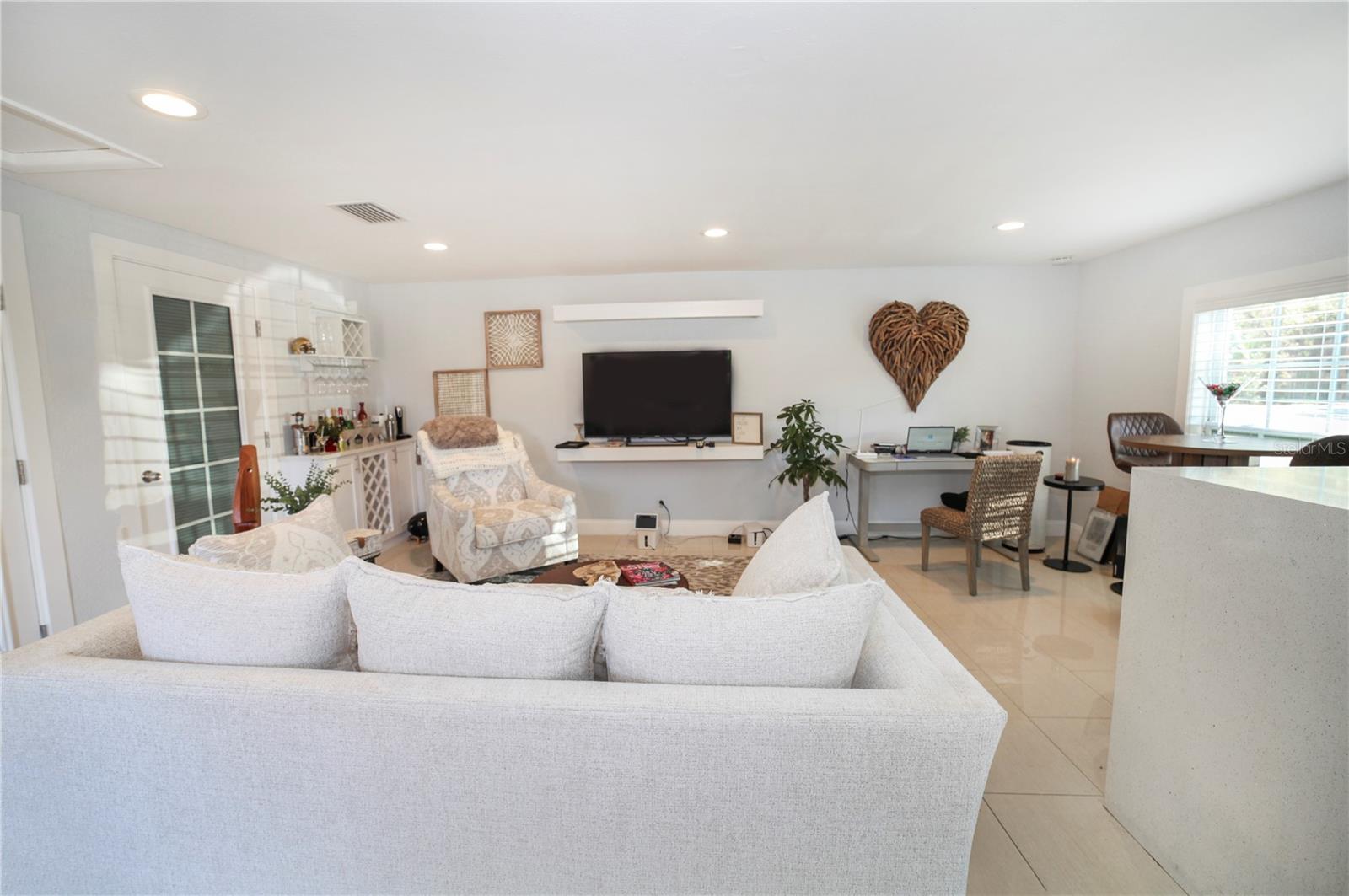 2653 22nd, Sarasota, FL 34234