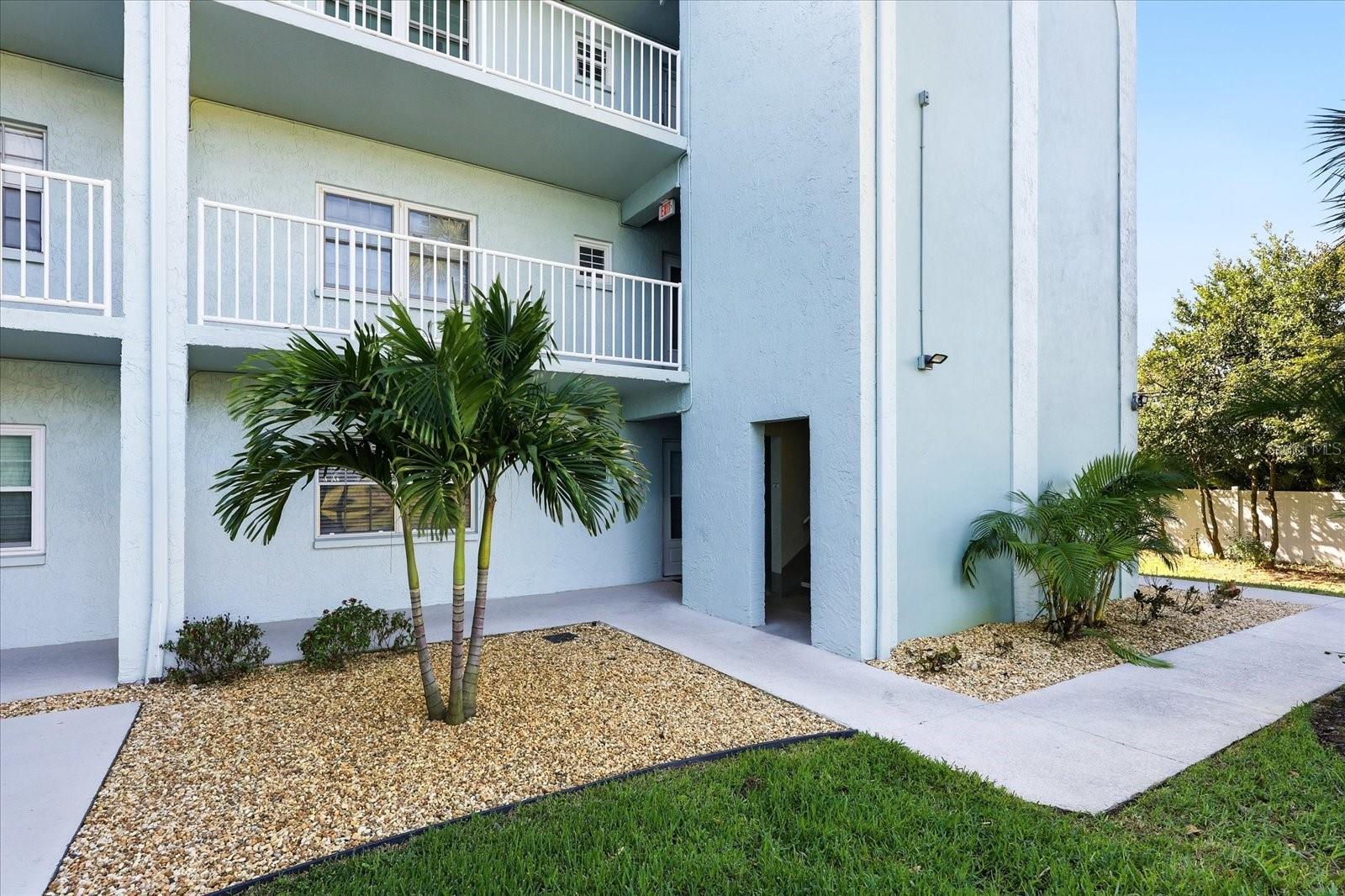 1706 Belleair Forest Unit 128, Belleair, FL 33756