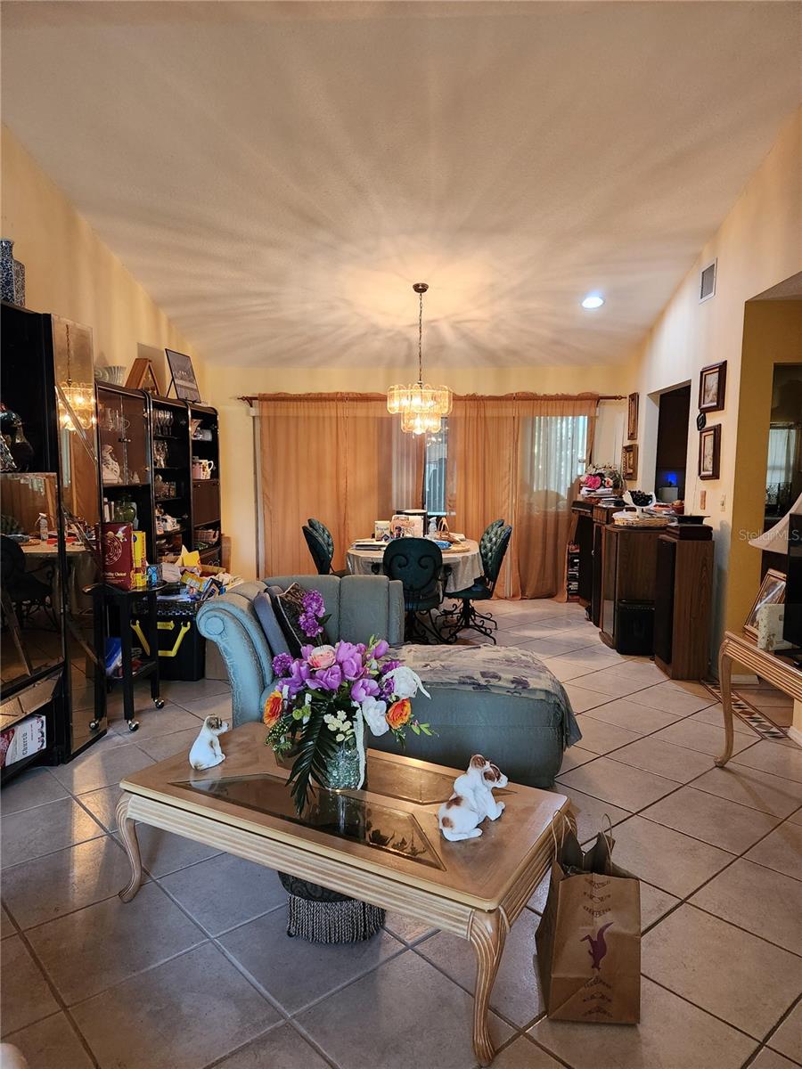 713 Bear, Kissimmee, FL 34759