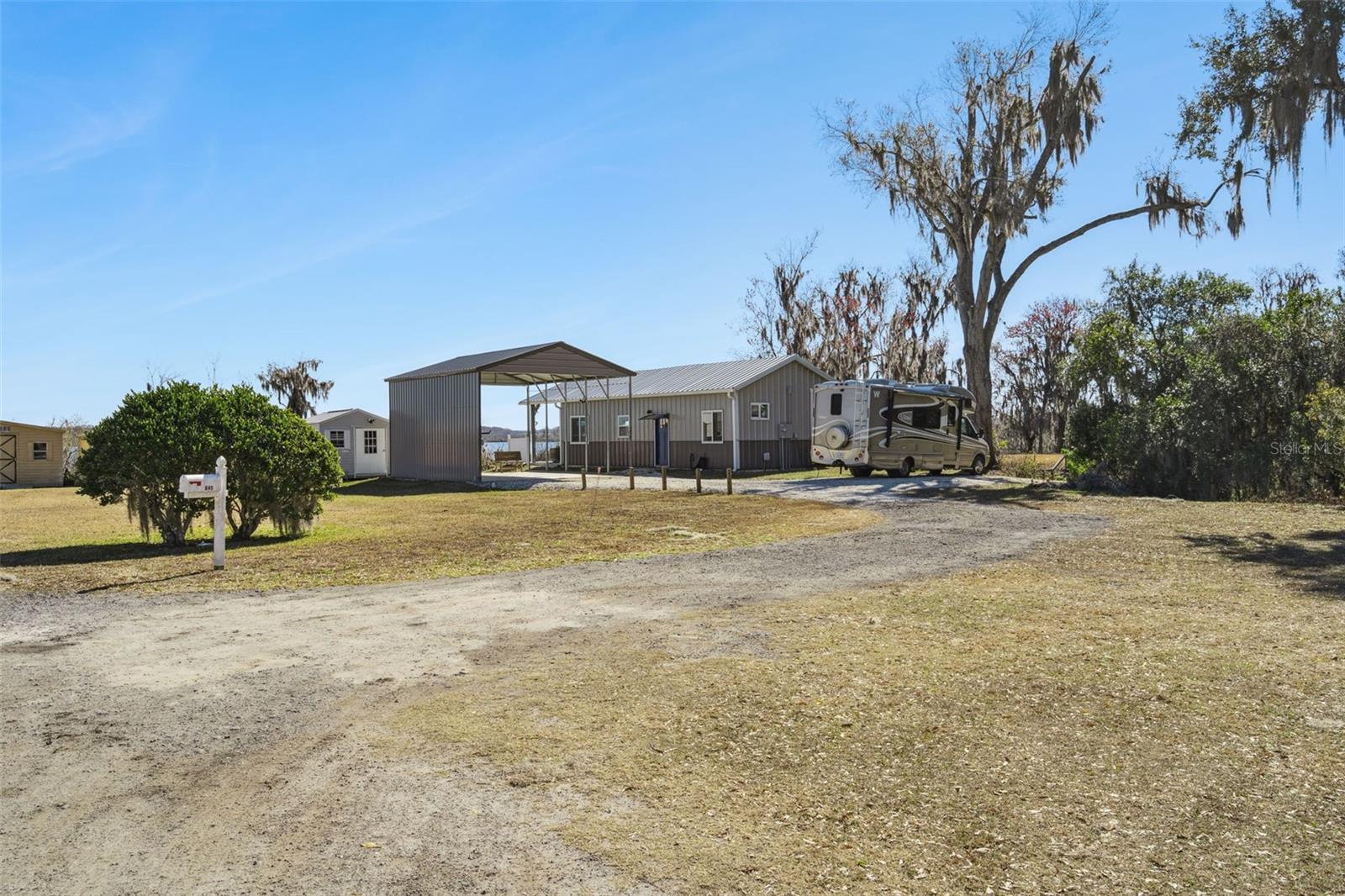 645 Cr 485a, Lake Panasoffkee, FL 33538