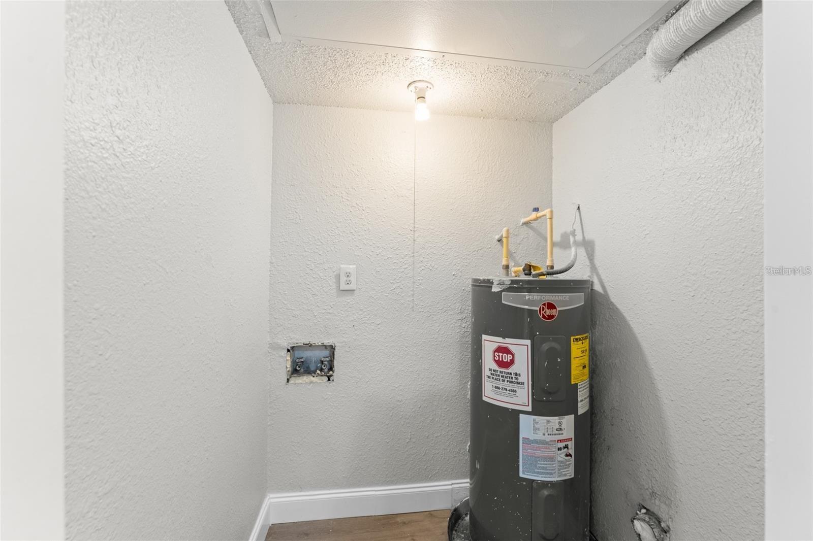 1932 Lake Atriums Unit 69, Orlando, FL 32839