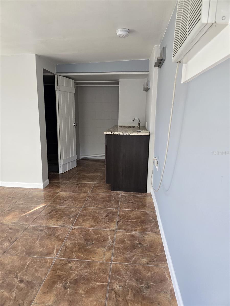 9306 Forest Hills, Tampa, FL 33612