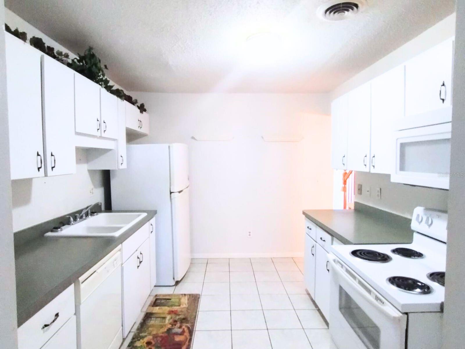 8830 98 Unit M, Ocala, FL 34481