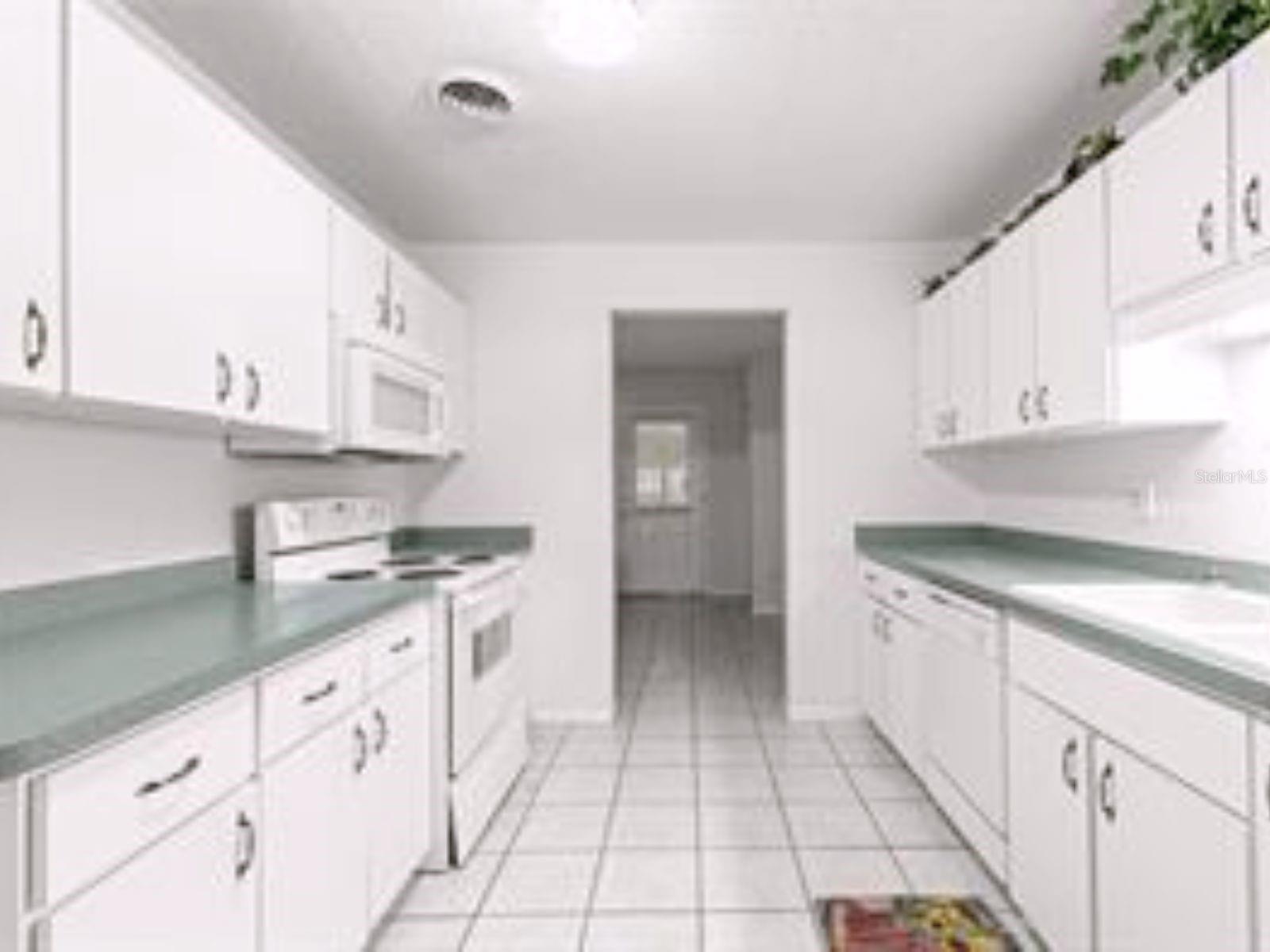 8830 98 Unit M, Ocala, FL 34481