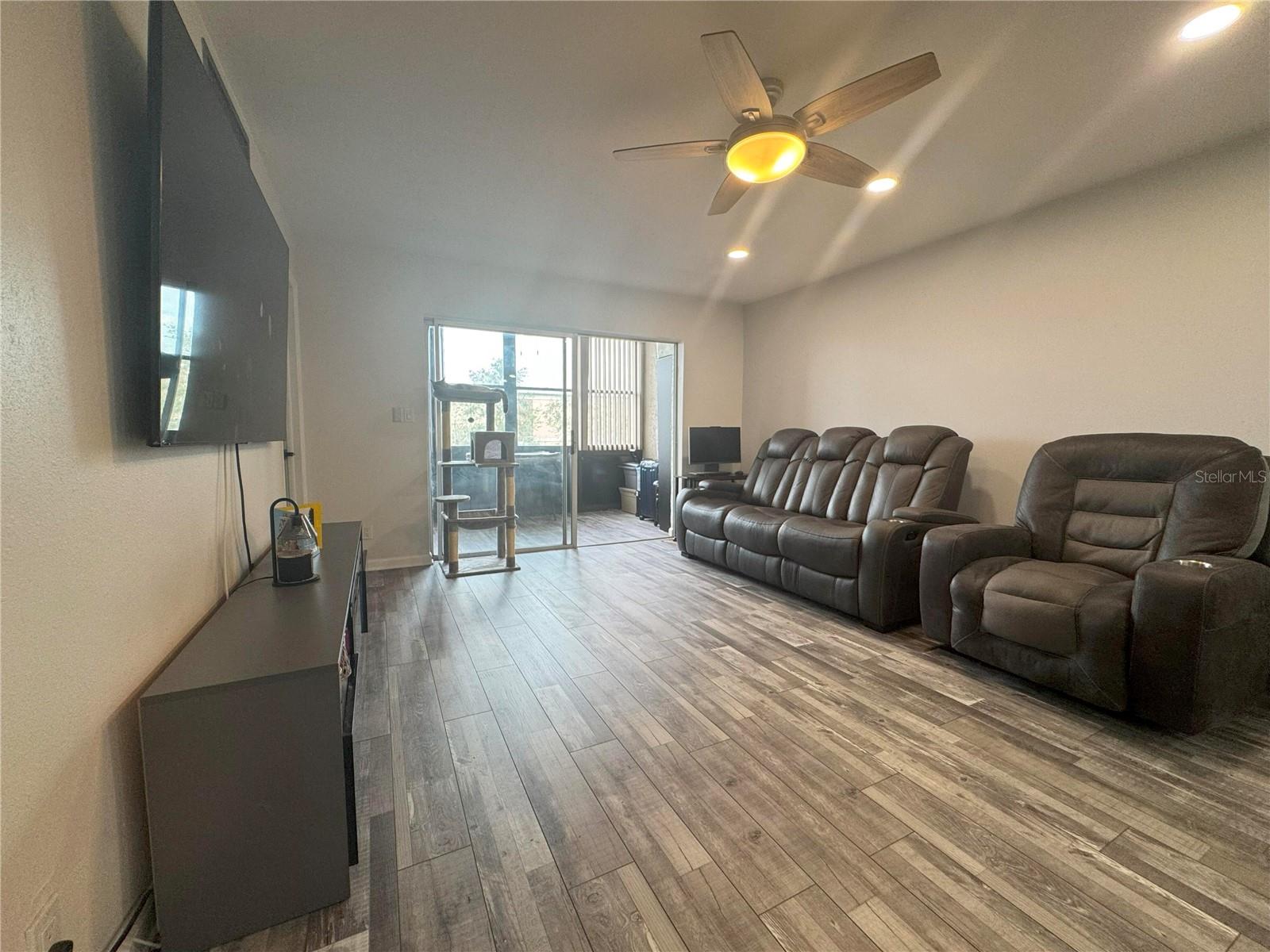 11485 Oakhurst Unit -211, Largo, FL 33774