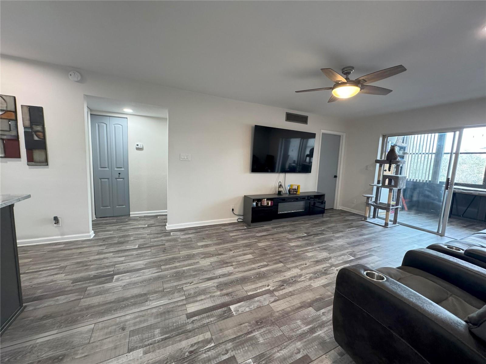 11485 Oakhurst Unit -211, Largo, FL 33774