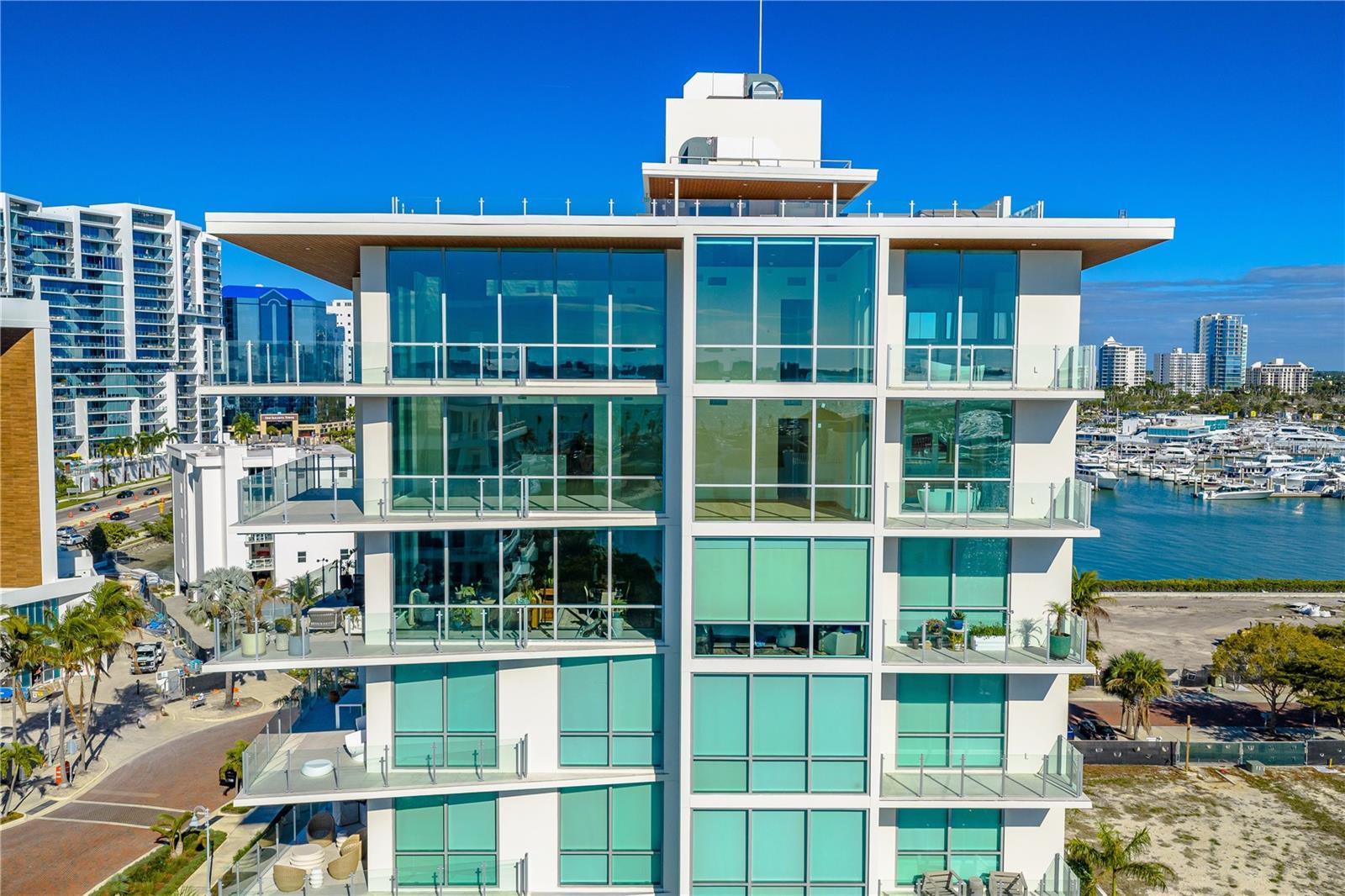 111 Golden Gate Unit 701, Sarasota, FL 34236