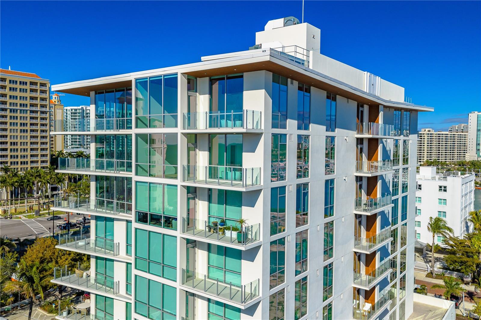 111 Golden Gate Unit 701, Sarasota, FL 34236