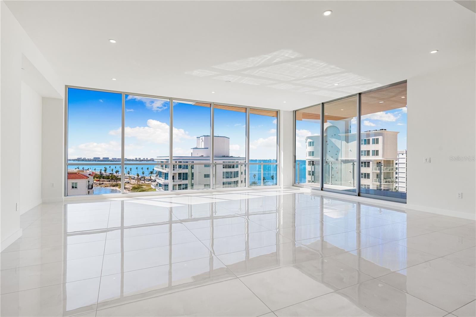 111 Golden Gate Unit 701, Sarasota, FL 34236