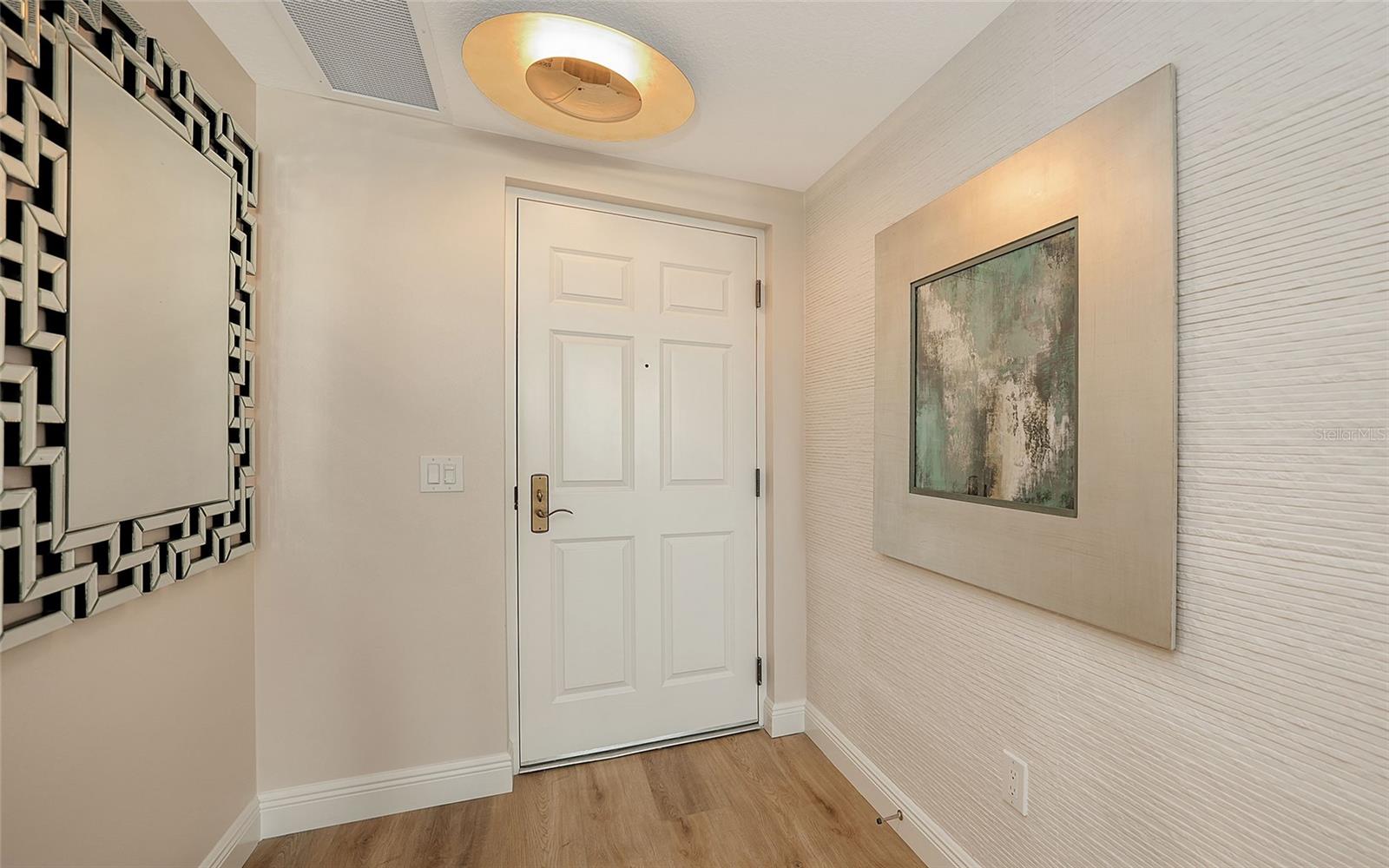 800 Tamiami Unit 312, Sarasota, FL 34236