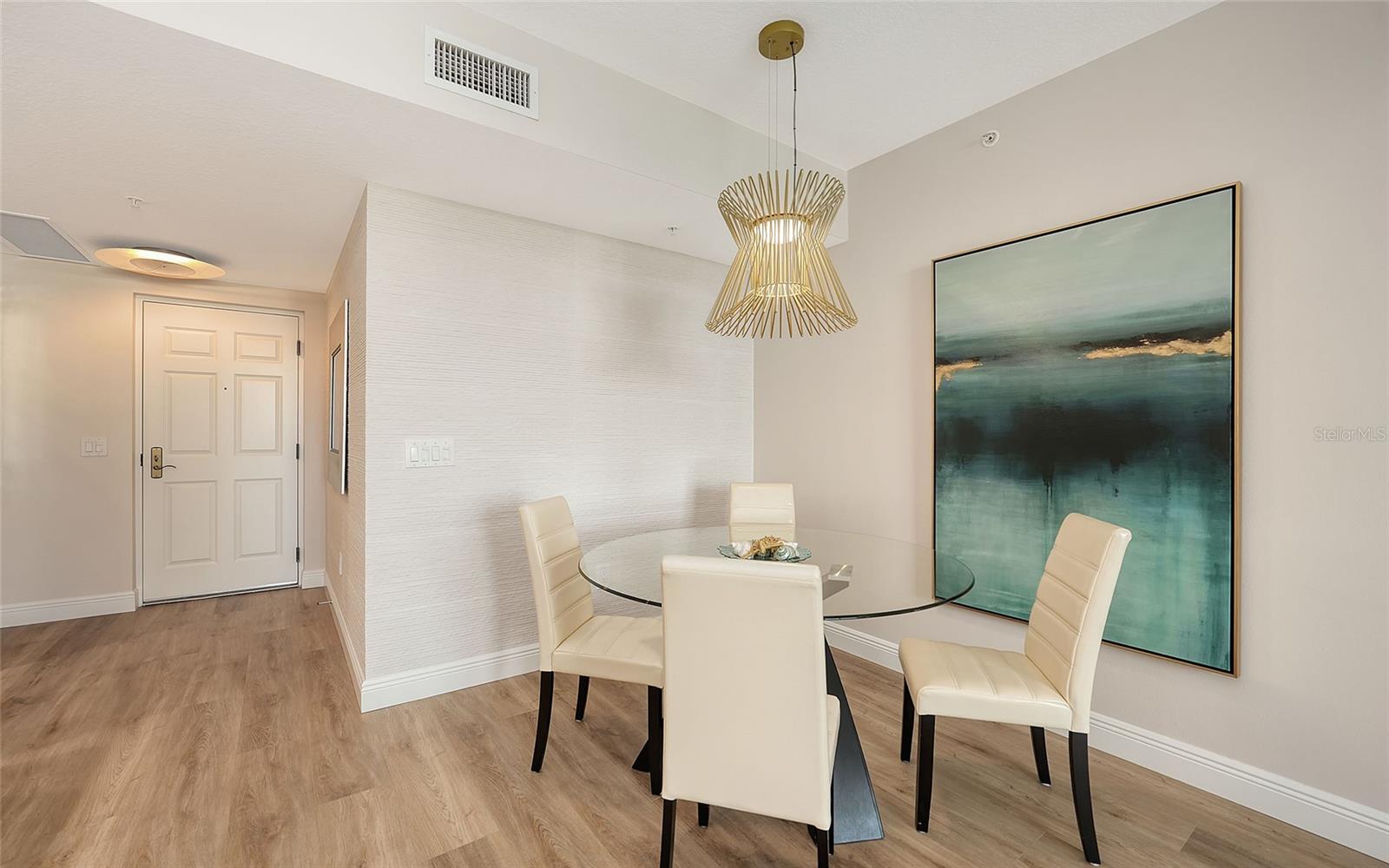 800 Tamiami Unit 312, Sarasota, FL 34236