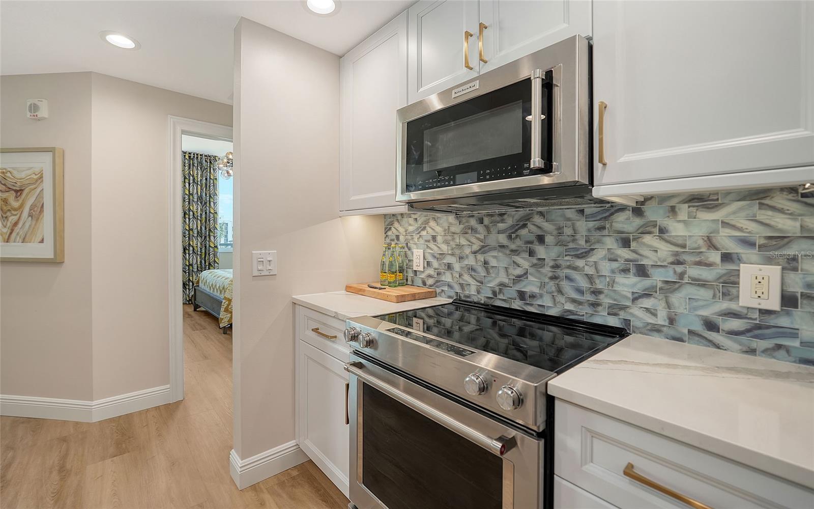 800 Tamiami Unit 312, Sarasota, FL 34236