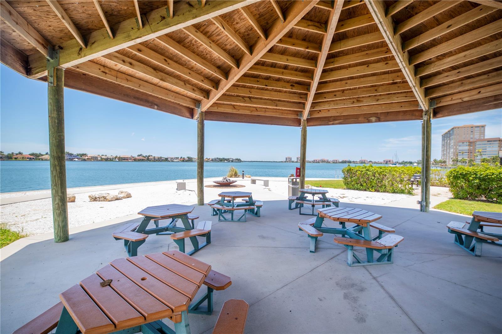 5108 Brittany Unit 204, St Petersburg, FL 33715