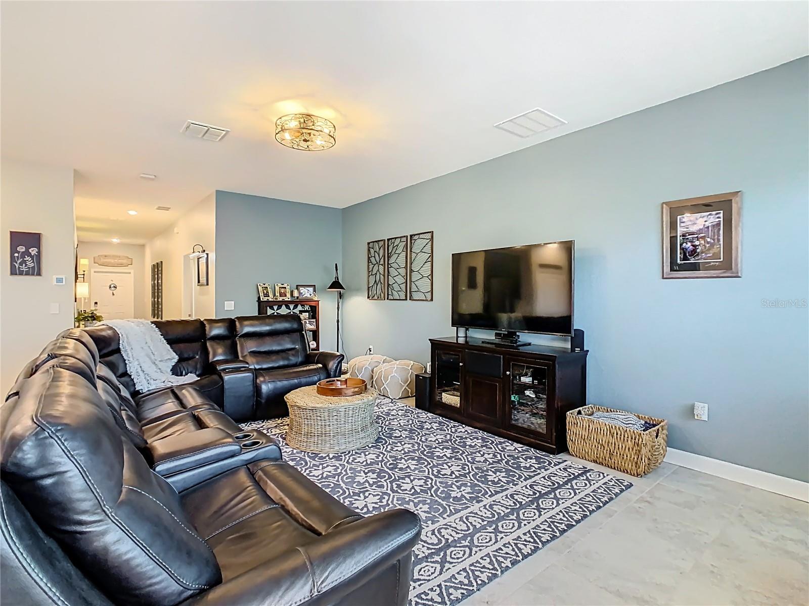 1055 Oak Bluff, Davenport, FL 33837