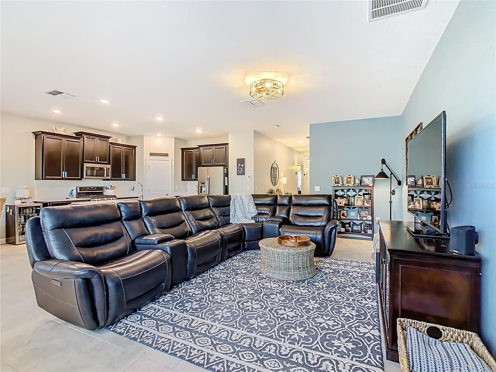 1055 Oak Bluff, Davenport, FL 33837