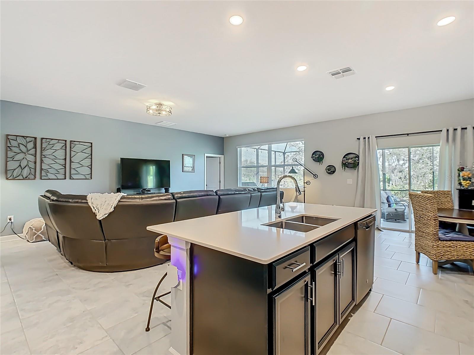 1055 Oak Bluff, Davenport, FL 33837