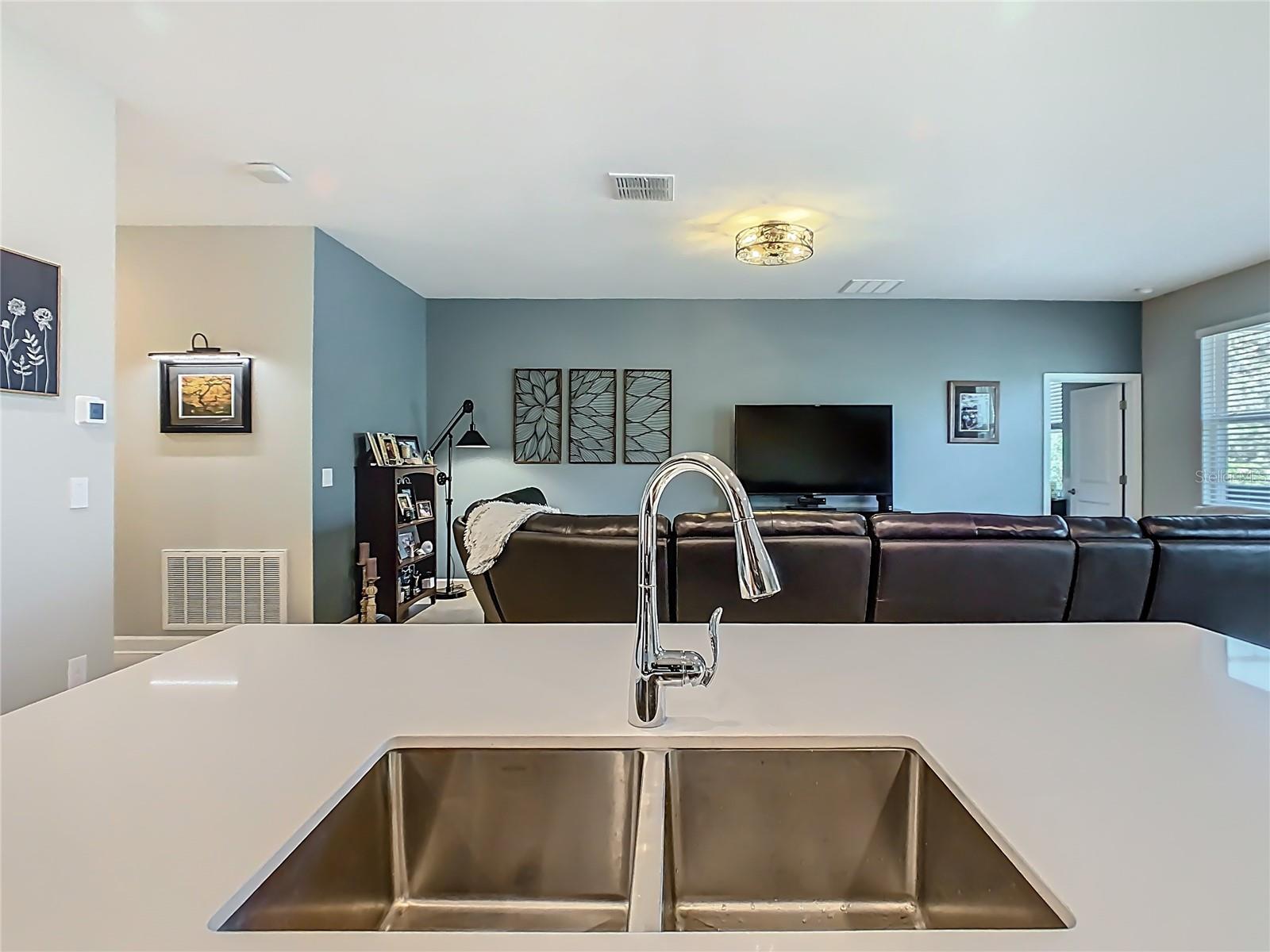 1055 Oak Bluff, Davenport, FL 33837