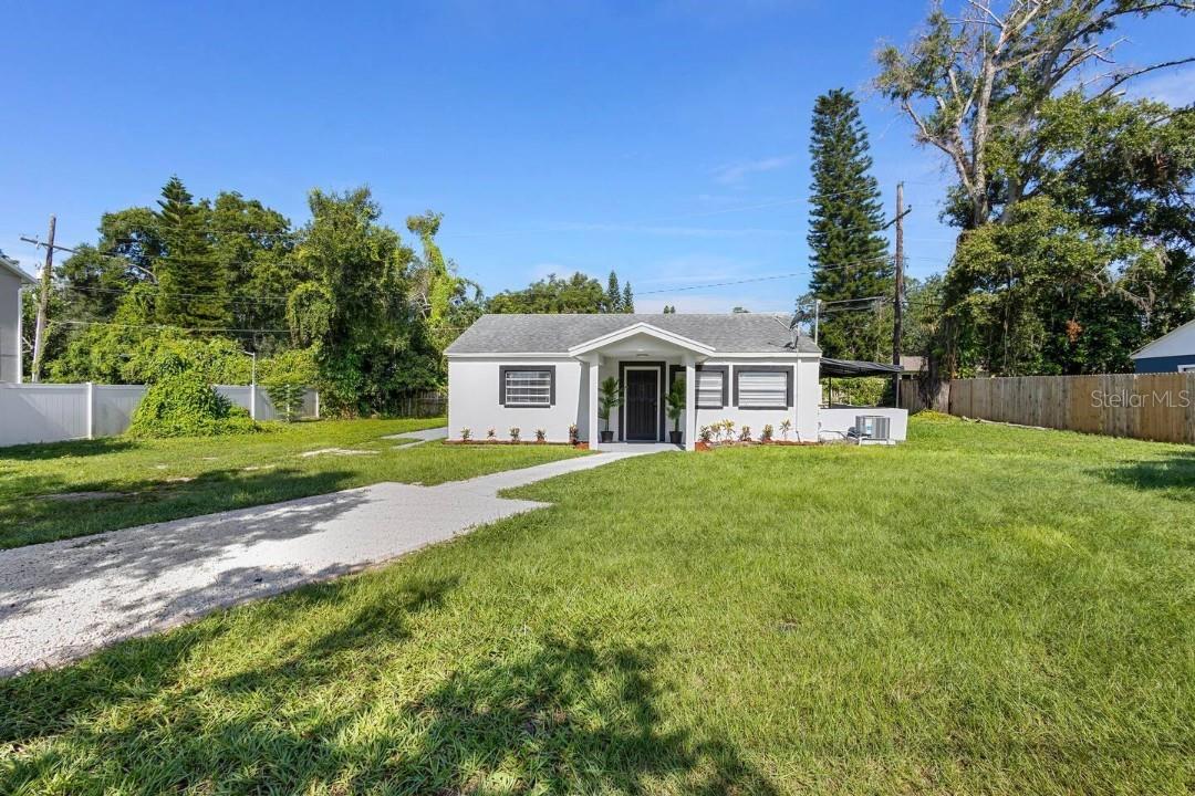 2600 Crystal Lake, Orlando, FL 32806