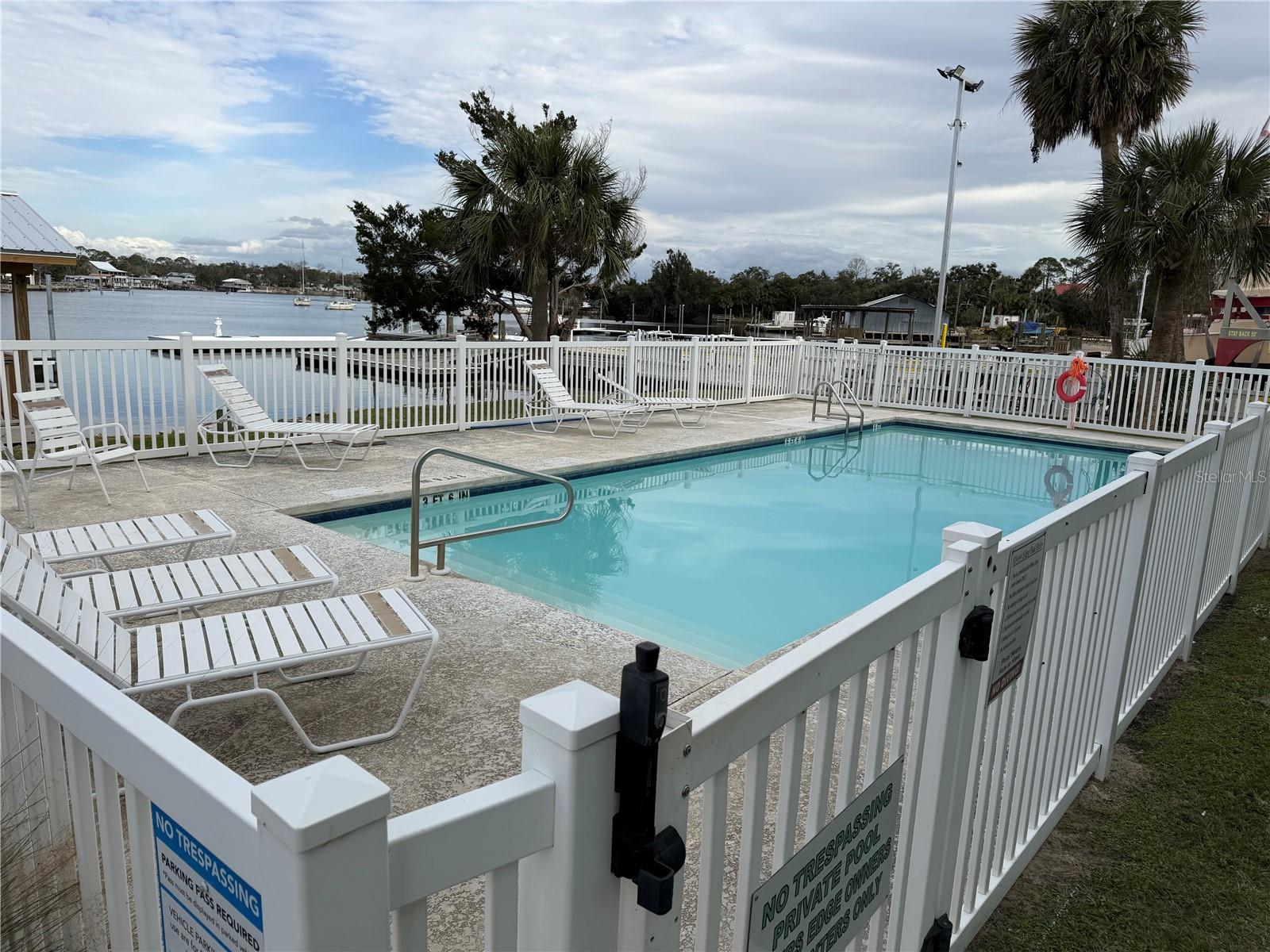 6990 Hwy 358 Unit 2b, Steinhatchee, FL 32359