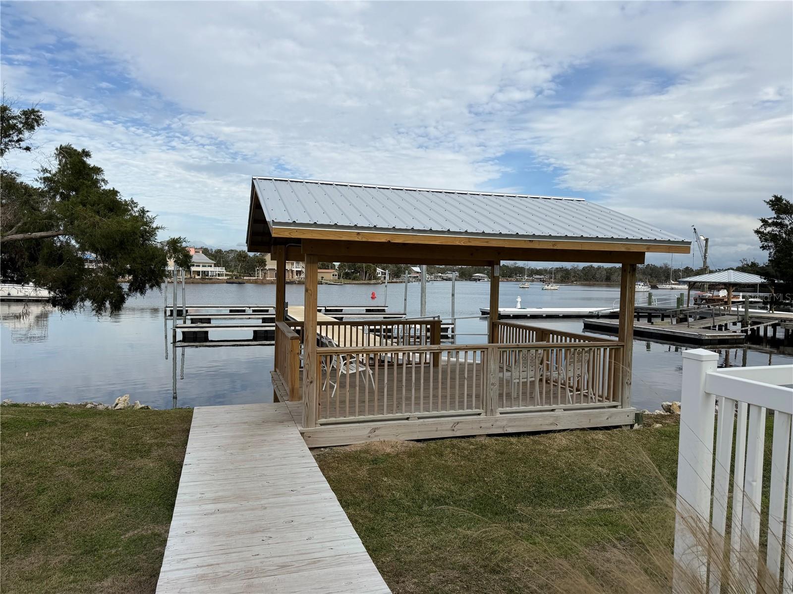 6990 Hwy 358 Unit 2b, Steinhatchee, FL 32359