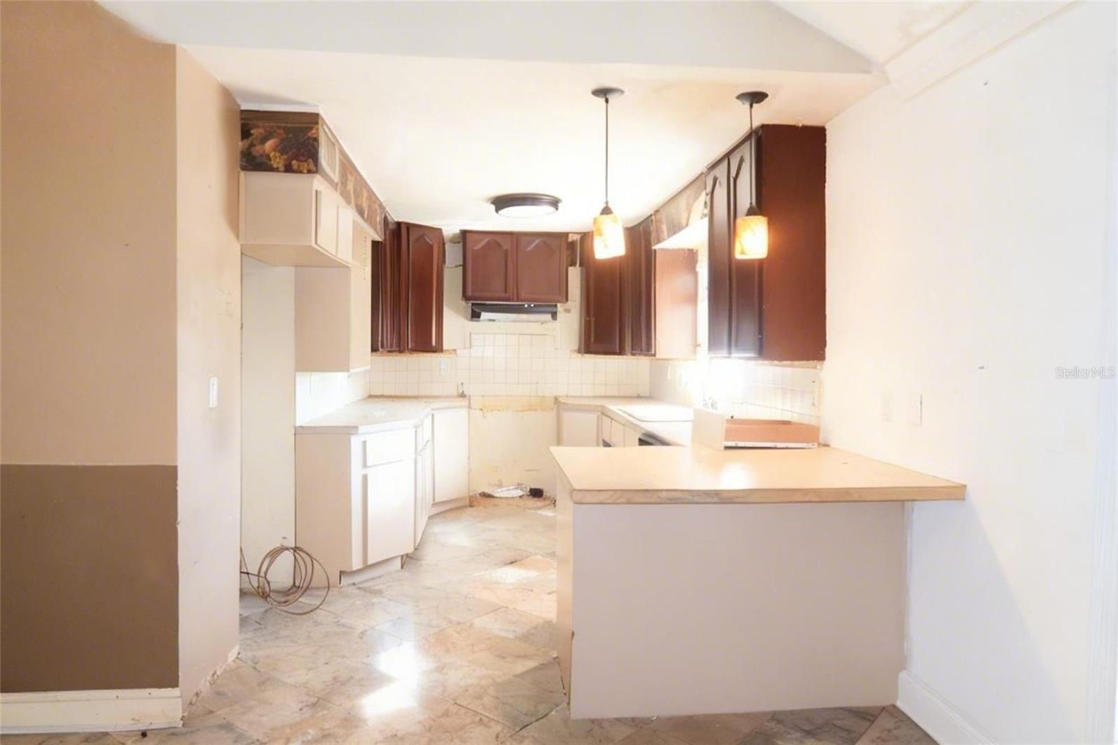 303 Lagoon, Palm Harbor, FL 34683