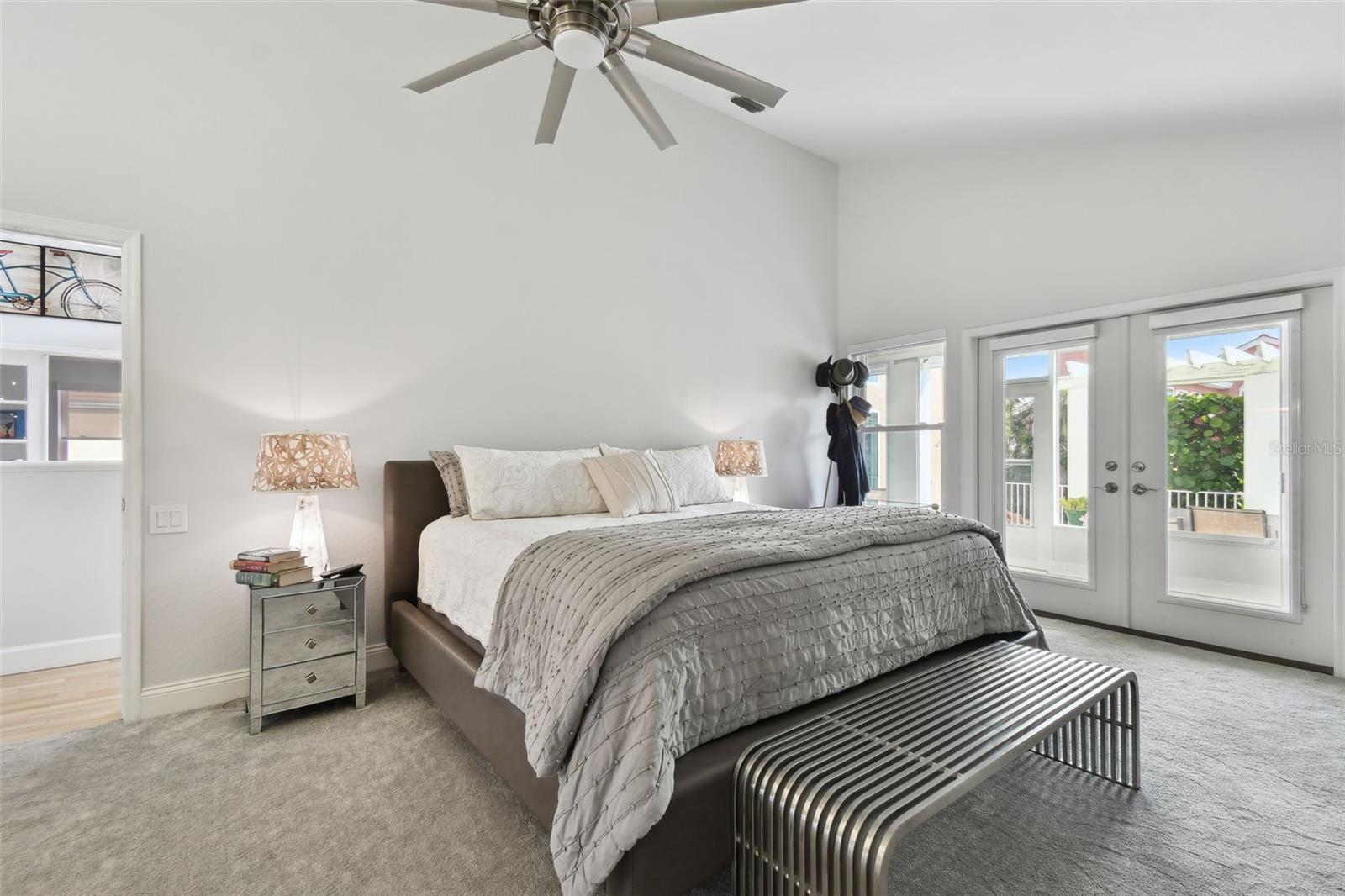 21 Crescent, St Petersburg, FL 33711