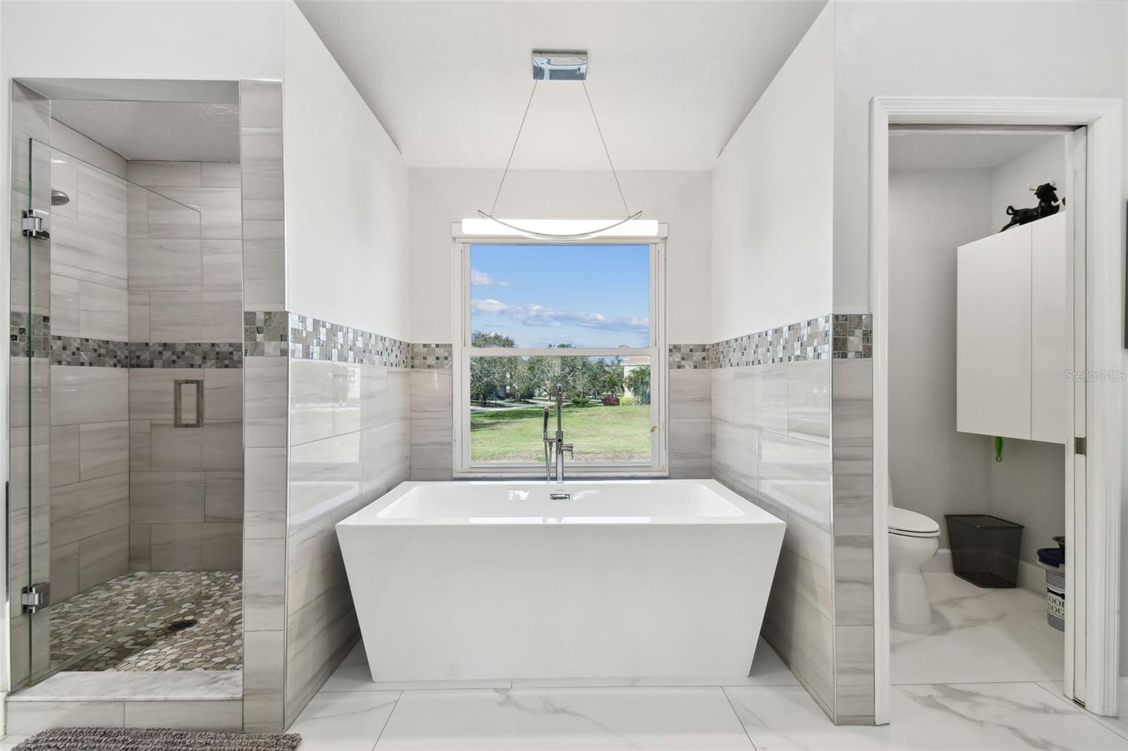 21 Crescent, St Petersburg, FL 33711