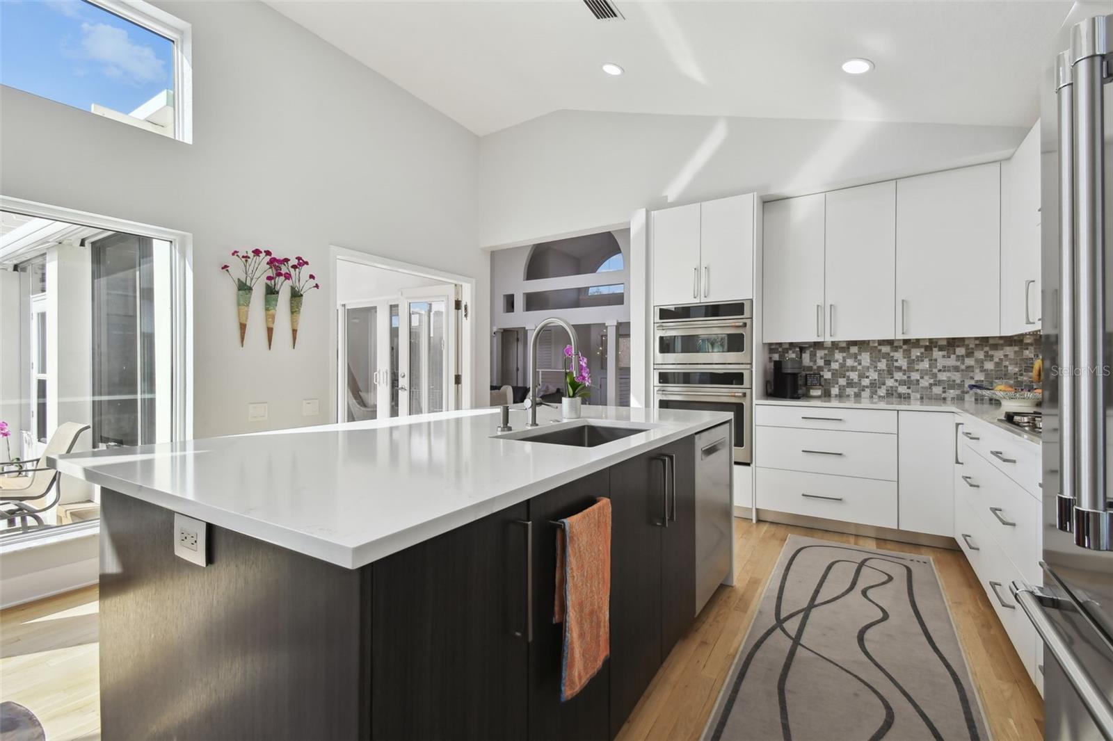21 Crescent, St Petersburg, FL 33711