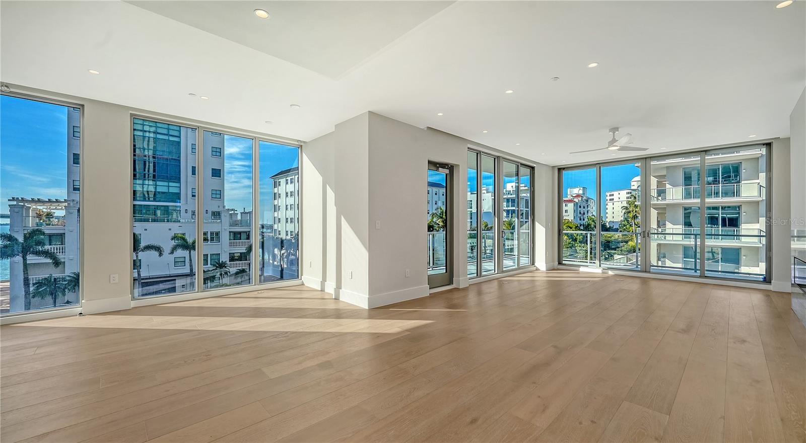 223 Golden Gate Unit 302, Sarasota, FL 34236