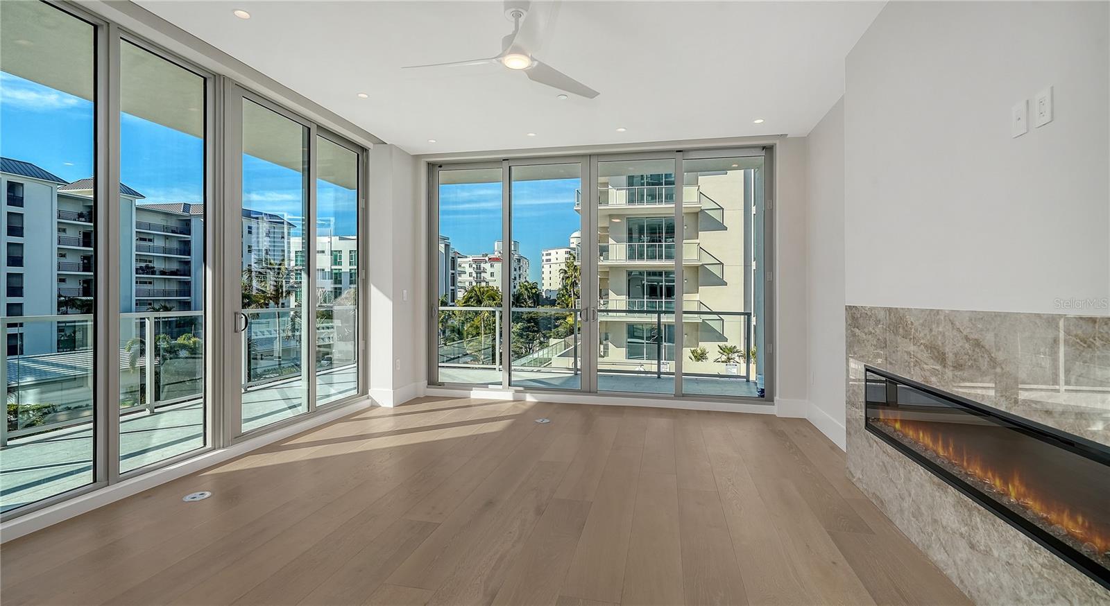 223 Golden Gate Unit 302, Sarasota, FL 34236