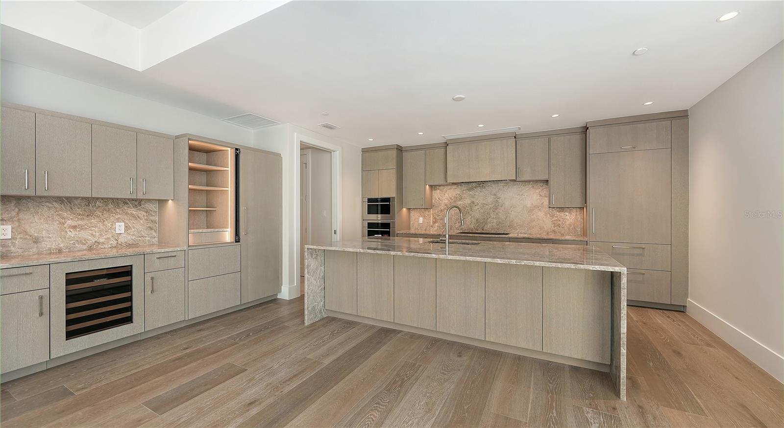 223 Golden Gate Unit 302, Sarasota, FL 34236