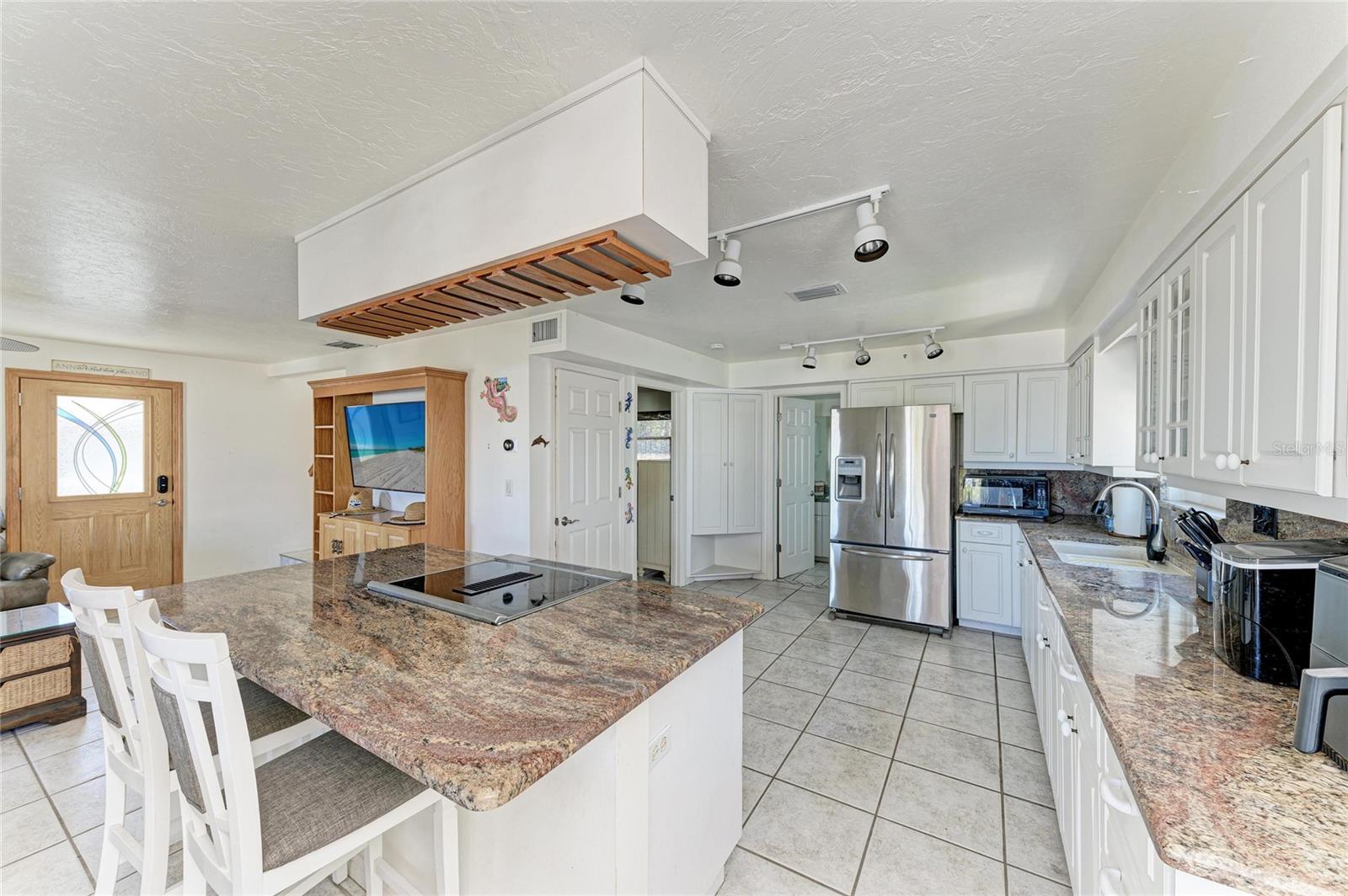 872 North Shore, Anna Maria, FL 34216