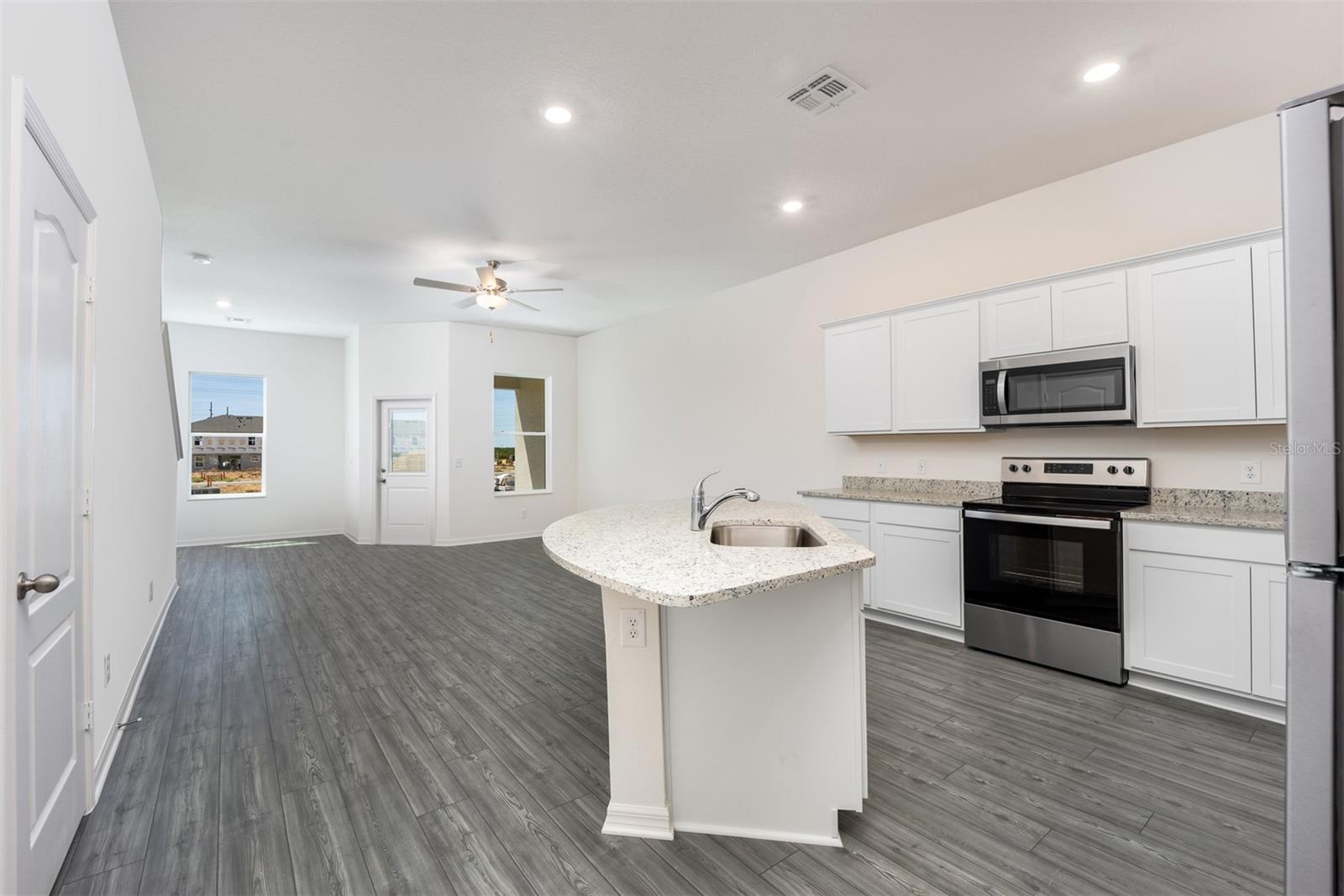 697 Poppy, Dundee, FL 33838