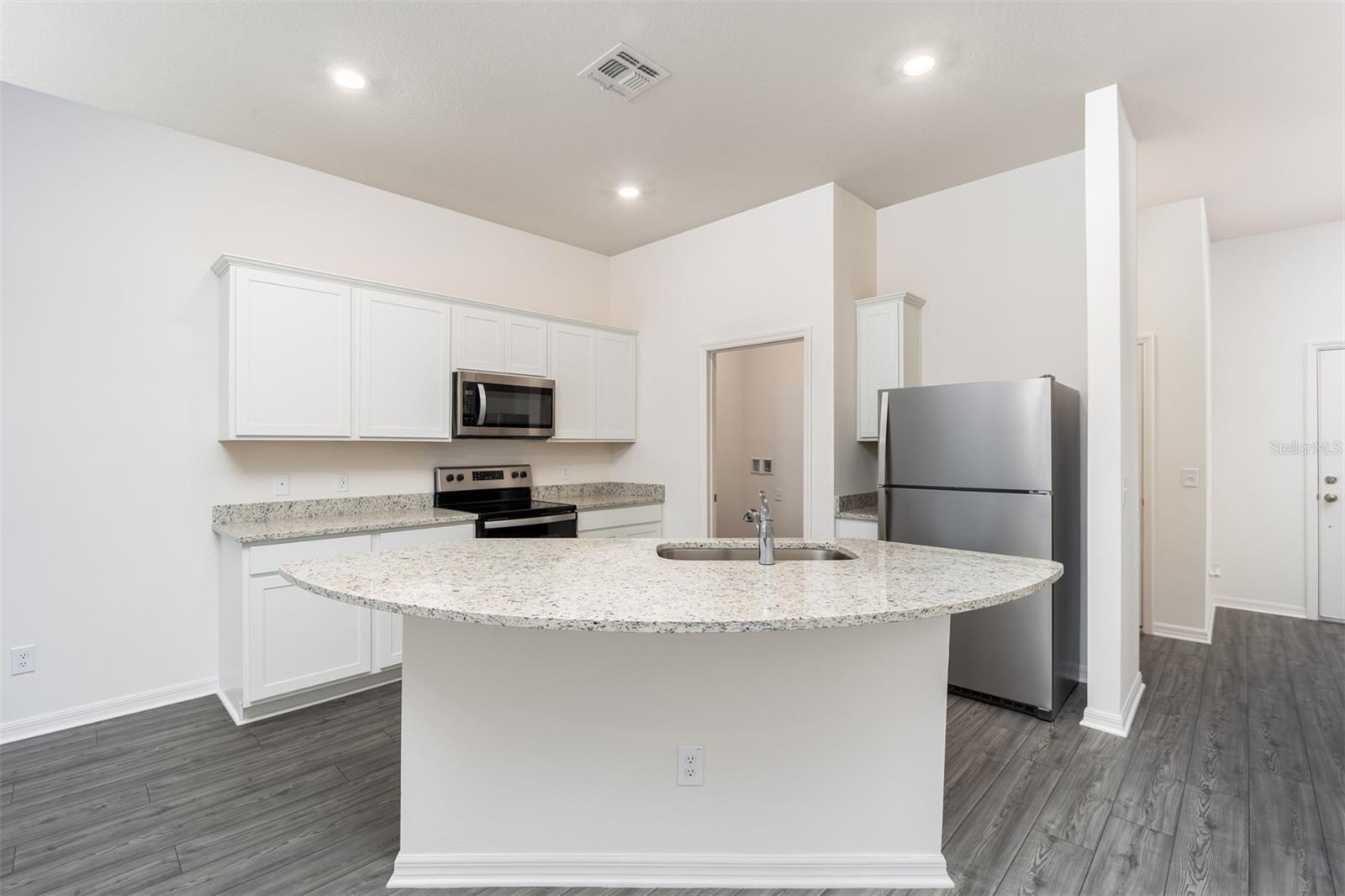697 Poppy, Dundee, FL 33838