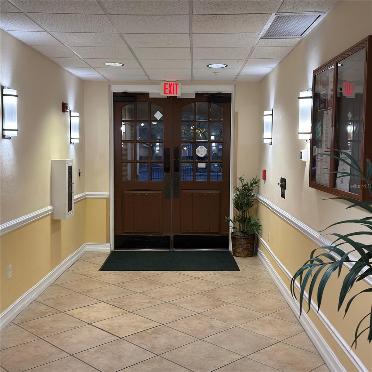 13941 Clubhouse Unit 208, Tampa, FL 33618